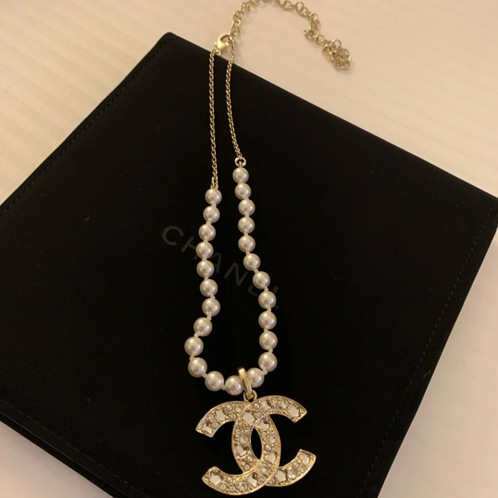 Authentic Brand new,authentic Chanel White Pearl Necklace with pouch, box,ribbon - Picture 10 of 13